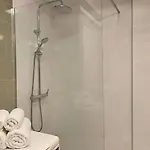 Veronicas شقة *